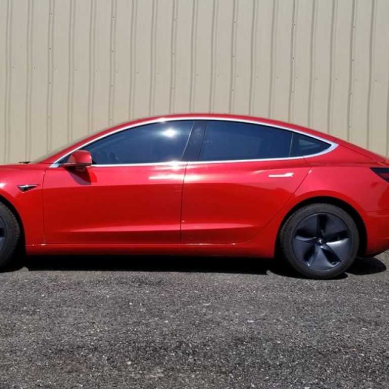 Gloss Dragonfire Red Tesla Model 3